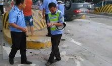 女子爆料石墩堵门原视频,真相背后引人深思